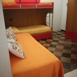al-mare-savona.hotelitalianriviera.com/